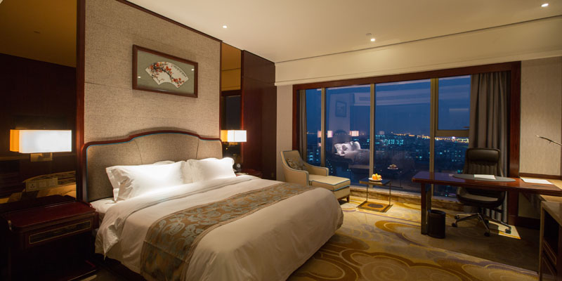 豪华园景大床房